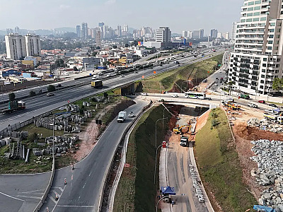 Trevo de Barueri ganha novo acesso rebaixado e terá mudanças no trânsito a partir desta noite (15)