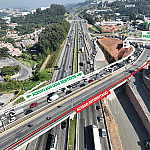 Obras na Castello Branco alteram circulação de pedestres sob viaduto Ottone Rusalen em Barueri