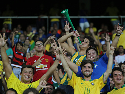 Torcida brasileira vibrando durante partida da Seleção na Copa 2026